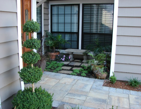 Front Yard Entry Niche
