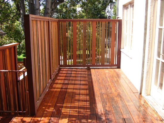 Custom Redwood Deck with Privacy Screening 